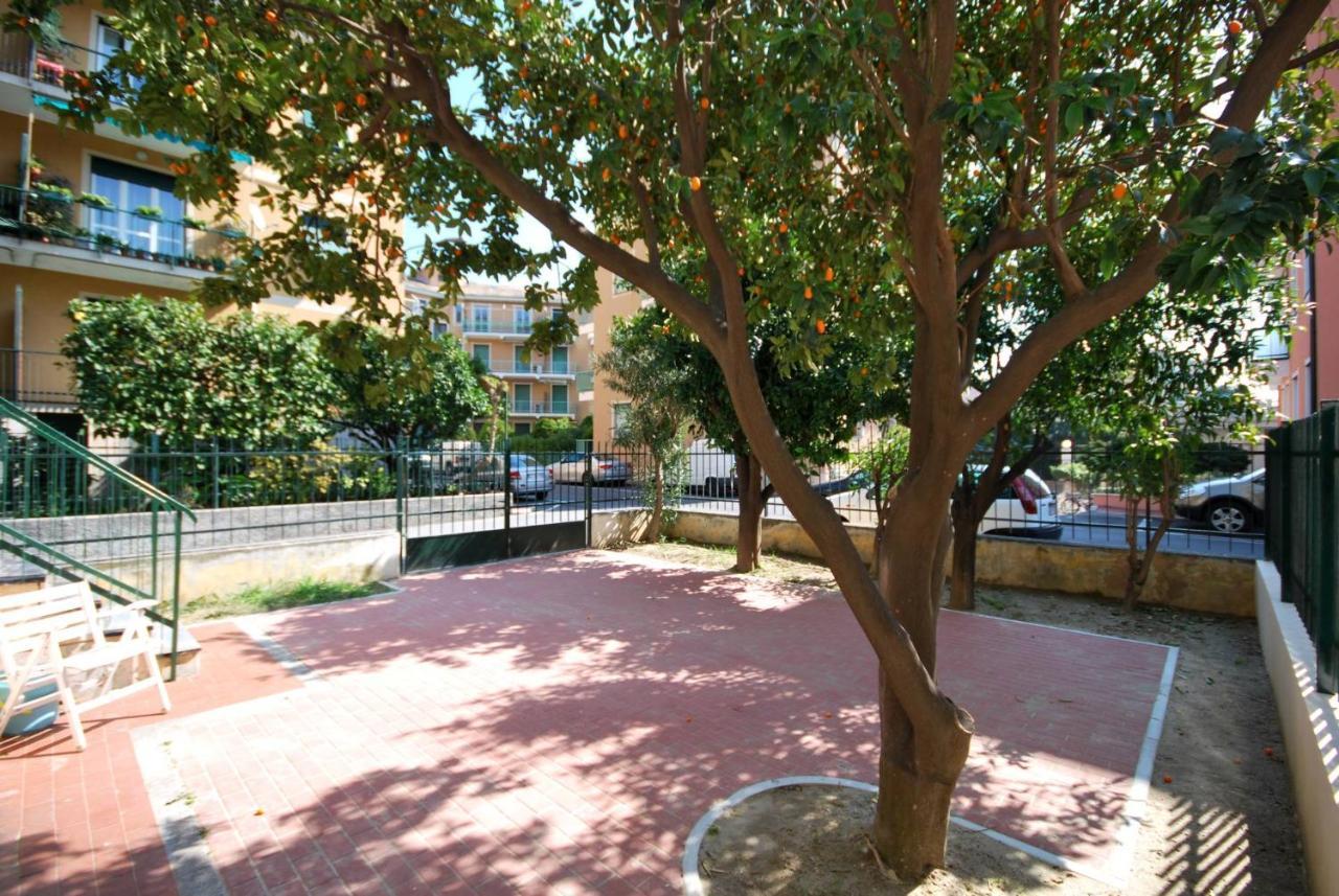 Appartamenti Con Giardino E Posto Auto Per Famiglie Финале Лигуре Экстерьер фото