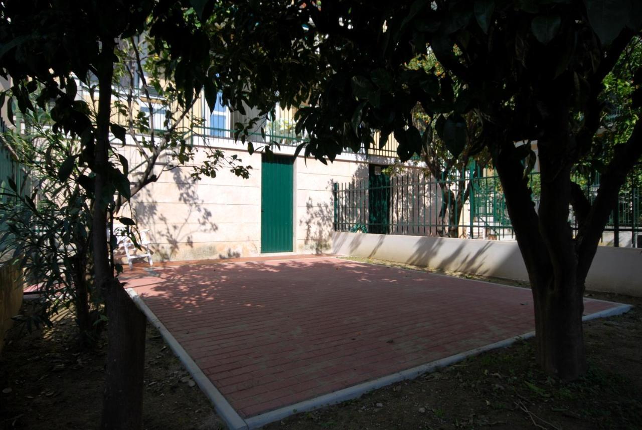 Appartamenti Con Giardino E Posto Auto Per Famiglie Финале Лигуре Экстерьер фото